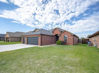 2564 Kadlan Dr, El Reno, OK 73036