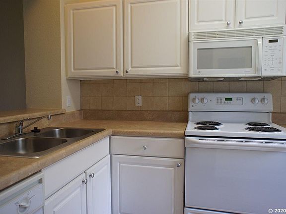 3rd image of 4341 NW 49th St