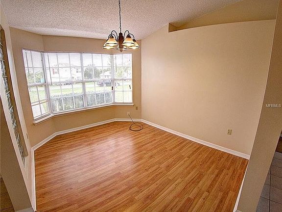 5th image of 2552 Windsor Heights St