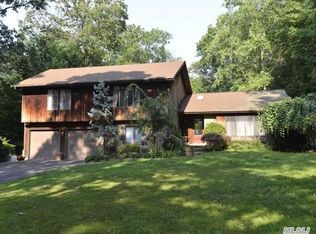 37 Mill Dam Rd, Smithtown, NY 11787