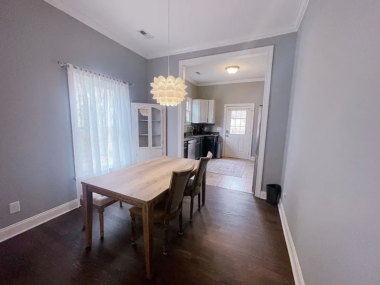 218 Hargrove St — Photo 3