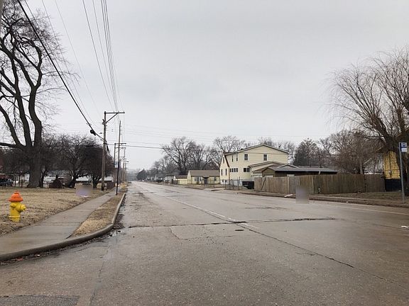 4th image of 736 N 75th St
