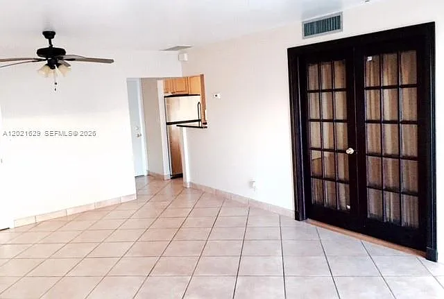 236 Castlewood Dr #104 — Photo 2