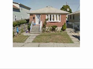 11925 201st Pl, Saint Albans, NY 11412