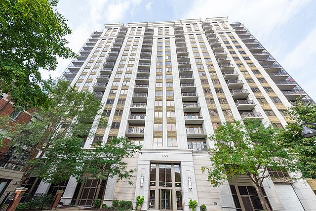 1st image of 1322 S Prairie Ave Unit 602