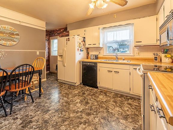 3rd image of 1523 S Arch St