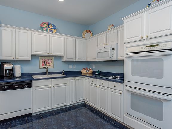 2nd image of 29255 Chestnut Ct #1
