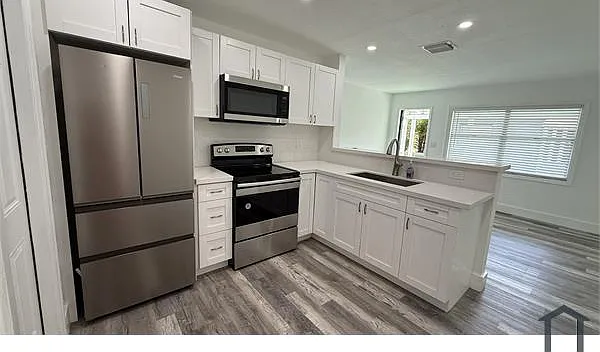 2030 Taylor St — Photo 1