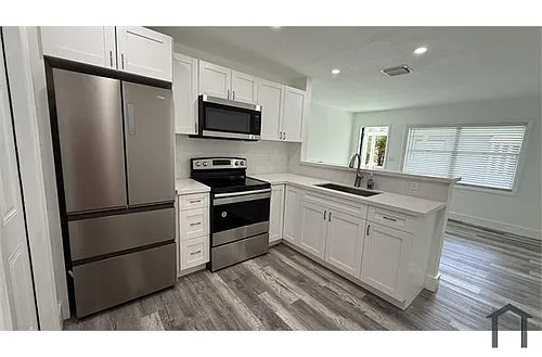 2030 Taylor St Photo 1