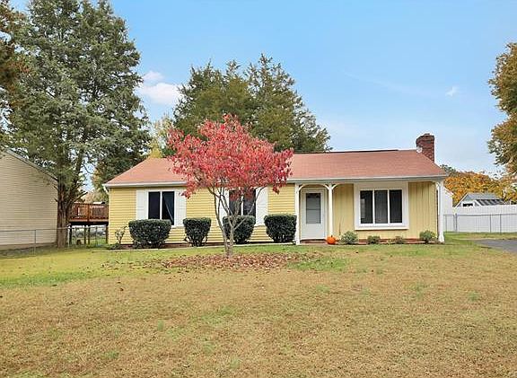 3rd image of 7429 Orchardhill Dr