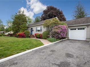 8 Bogert Pl, Spring Valley, NY 10977