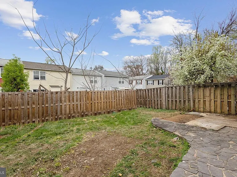 9490 Mooregate Ct — Photo 33