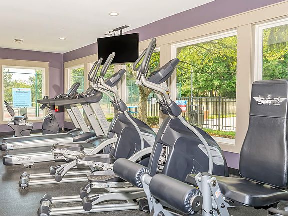 4th image of 6834 Chimney Hill Dr #2811