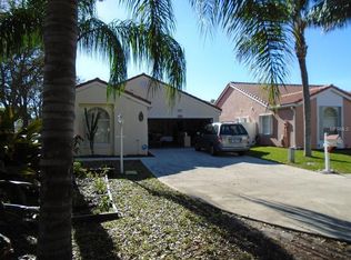 117 Applewood Dr, Greenacres, FL 33463
