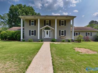 2200 Woodmore Dr SE, Huntsville, AL 35803