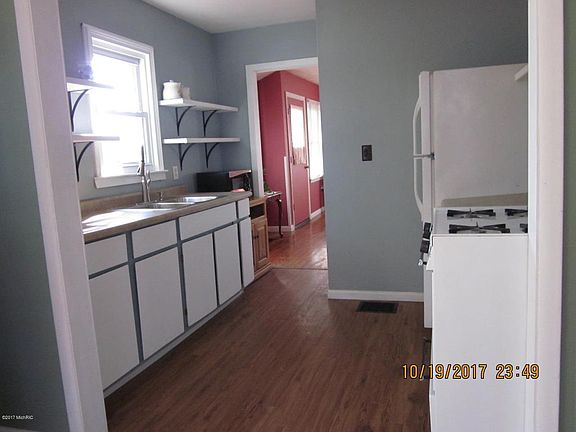 5th image of 604 S Gremps St