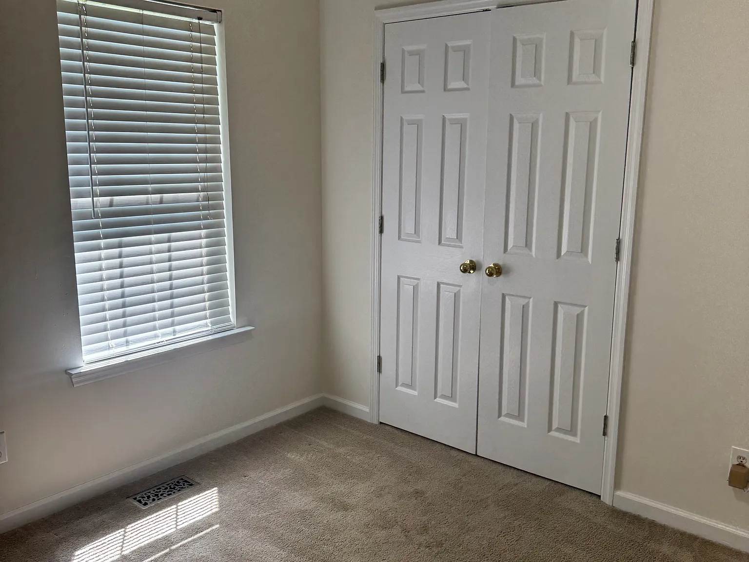 3 bed, 1150 sqft, $1,750 — Photo 4