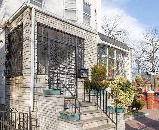 2nd image of 2717 Newkirk Ave