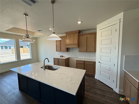 5th image of 4018 Prairie Dr