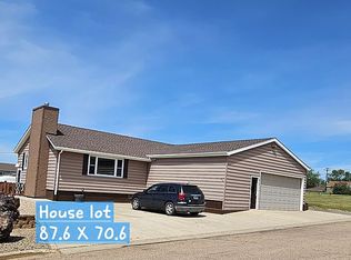 412 4th Ave SW, Bowman, ND 58623