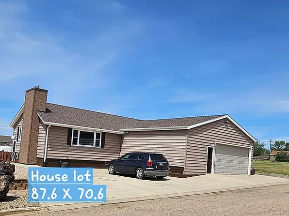 412 4th Ave SW, Bowman, ND 58623
