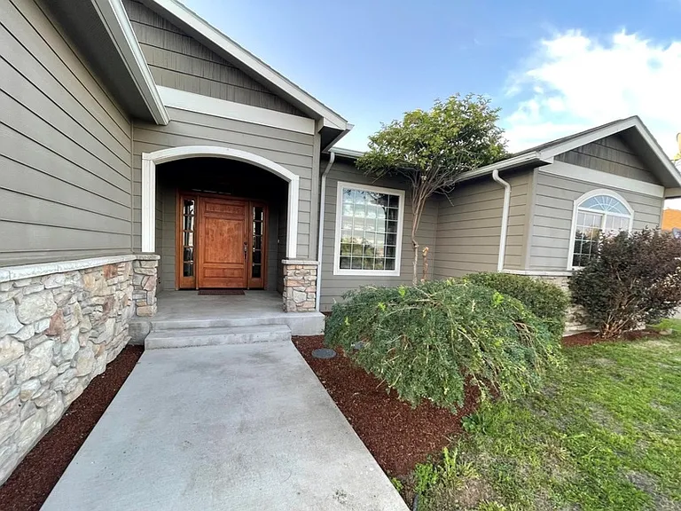 5805 Englewood Ave — Photo 4