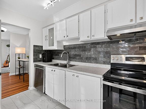 5th image of 42 Compata Way #28