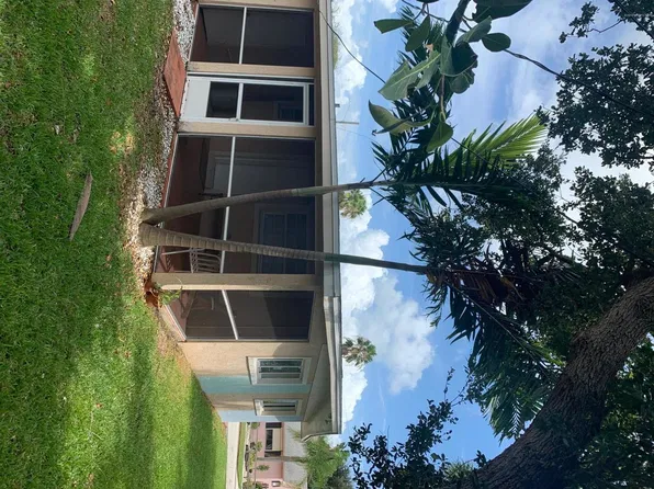 215 Pierce Ave APT A, Cape Canaveral, FL 32920