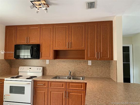 4th image of 760 NW 109th St #760