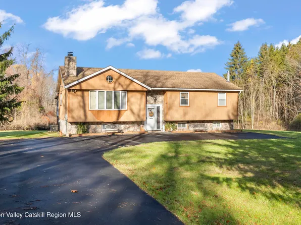 134 Willowbrook Road, Hudson, NY 12534