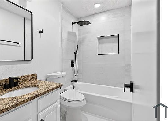 3rd image of 3808 Glover Dr