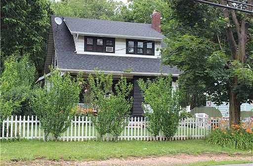 2nd image of 43 Meadow Rd