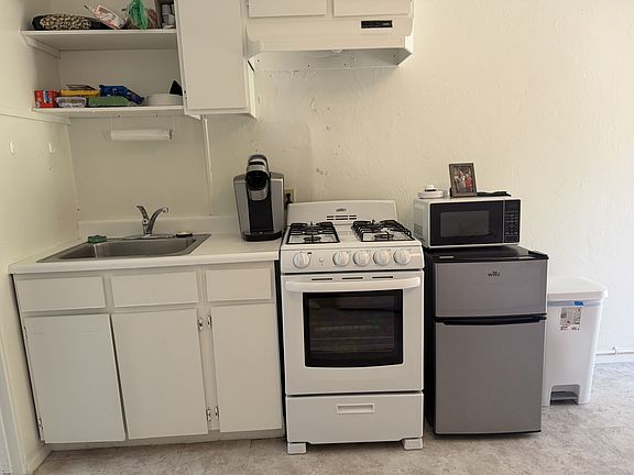 4th image of 4764 W Point Loma Blvd #1