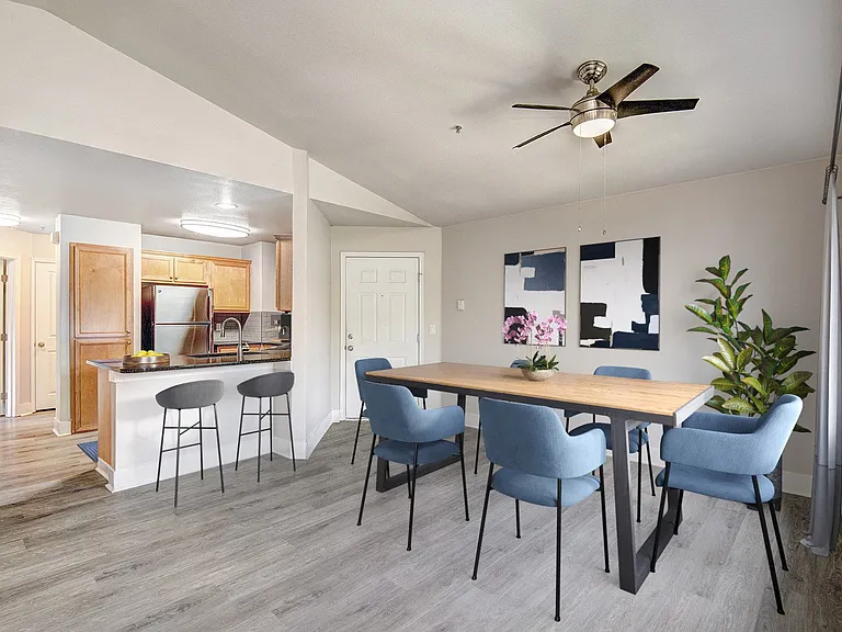 Bradley Park Apartments — Photo 7