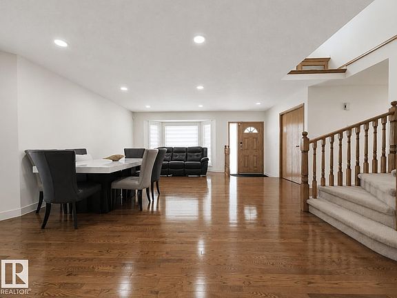 4th image of 15235 61st St NW