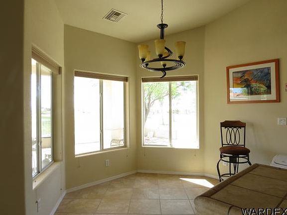 5th image of 2100 E Desert Lakes Dr