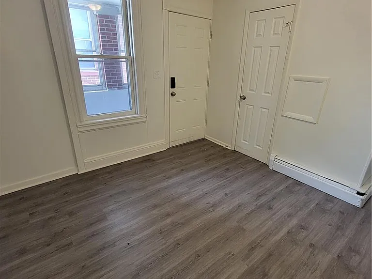 132 W Chew St — Photo 8
