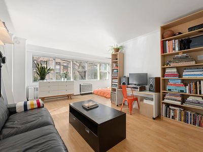 430 W 34th St APT 2A, Manhattan, NY, 10001