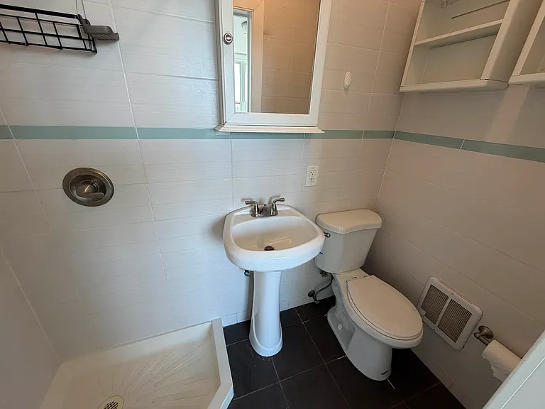490 Ocean Pkwy #72 — Photo 6