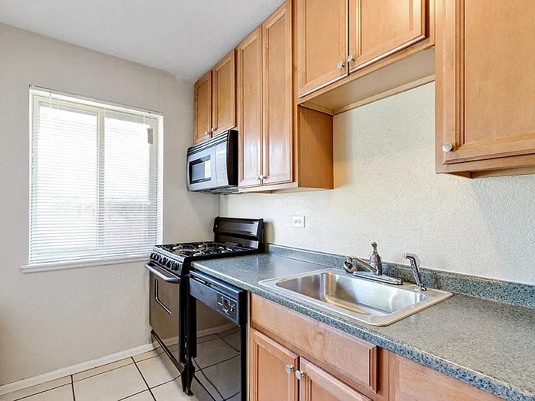 Jasmine Place — Photo 2