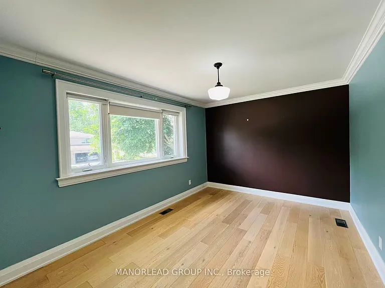 10 Greenyards Dr — Photo 13
