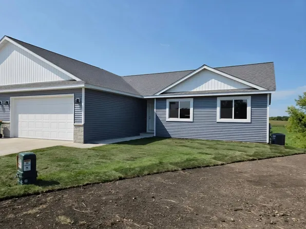 218 Fischer Ct NW, Montgomery, MN 56069