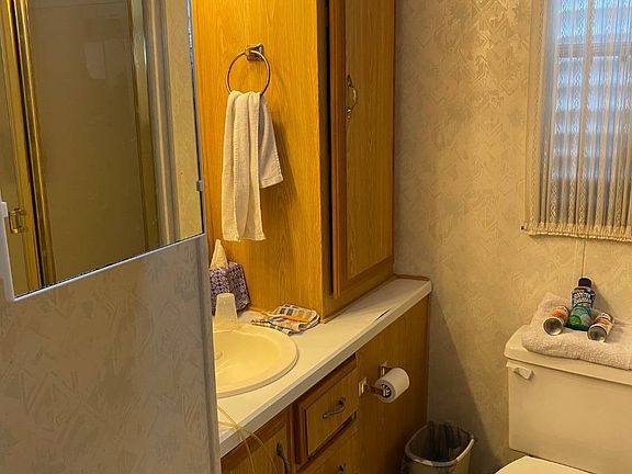 5th image of 1900 Grace Ave #2410