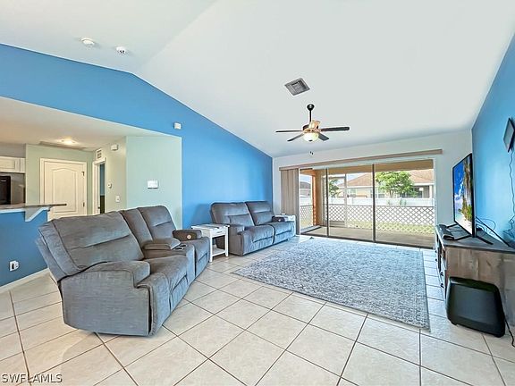 3rd image of 2114 NE 41st St