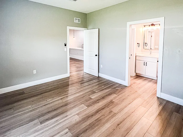 12512 Buffing Rd #12512 — Photo 10