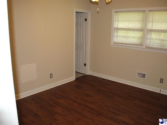 4th image of 1510 Harley Cir