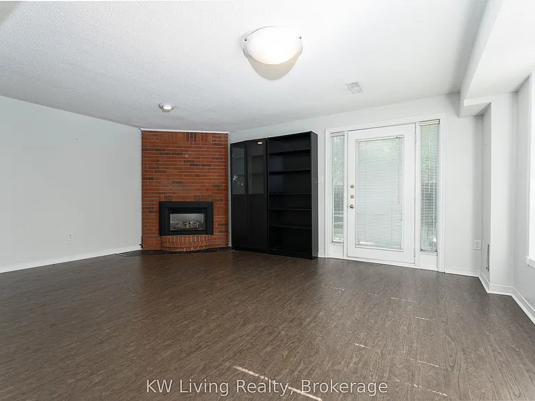 96 Confederation Way — Photo 3
