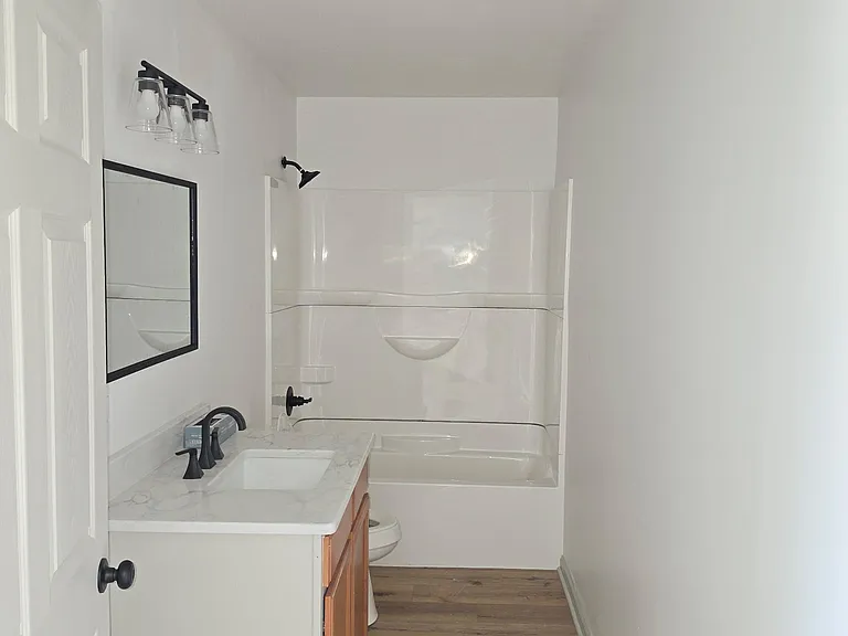 121 Edwards St — Photo 6