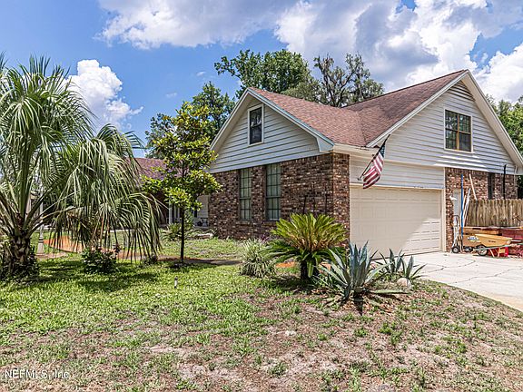 3rd image of 2383 OAK Court