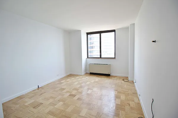 Rented by Julianna Realty Corp | media 30